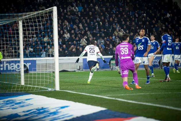 FOOTBALL: Ligue 1 Racing Strasbourg (RCS) vs Paris Saint Germain (PSG) - 01 02 2026 Stade de la Meinau. Strasbourg - France Joie des joueurs de l equipe de Paris Saint Germain (PSG) apres le but de Nuno Mendes 25 (PSG)  Copyright: xElyxandroxCEGARRAx