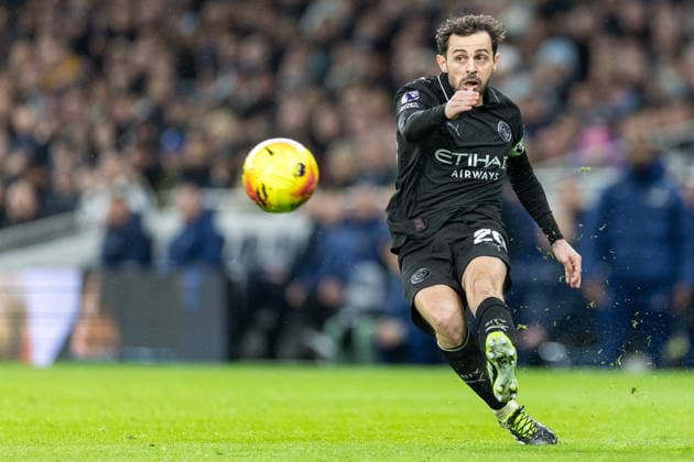 Tottenham Hotspur v Manchester City, Premier League Manchester City midfielder Bernardo Silva (20) during the Premier League match between Tottenham Hotspur and Manchester City at Tottenham Hotspur Stadium, London, UK on 1 February 2026. London Tottenham Hotspur Stadium London UK Editorial use only DataCo restrictions apply See www.football-dataco.com , Copyright: xToyinxOshodix PSI-23665-0111
