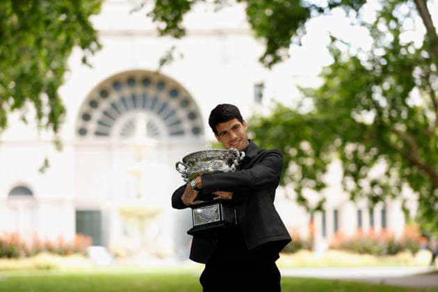 TENNIS AUSTRALIAN OPEN WINNER, Carlos Alcaraz poses for a photograph after winning the AO 2026 men™s singles final against Novak Djokovic at the Royal Exhibition Building in Melbourne, Monday, February 2, 2026. ( NO ARCHIVING MELBOURNE VICTORIA AUSTRALIA  Copyright: xROBxPREZIOSOx 20260202141731268472