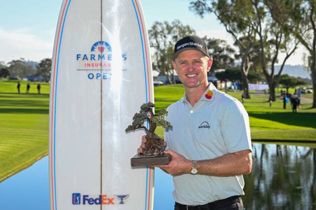LA JOLLA, CA - FEBRUARY 01: Justin Rose (GBR) holds the trophy for winning the Farmers Insurance Open on February 1, 2026, at Torrey Pines Golf Course, La Jolla, California. (Photo by Ken Murray Icon Sportswire) GOLF: FEB 01 PGA, Golf Herren Farmers Insurance Open EDITORIAL USE ONLY Icon2602010024