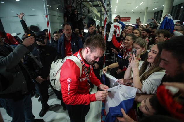 Welcoming the bronze medal-winning handball players at Franjo Tudjman Airport Welcoming the bronze medal-winning handball players at Franjo Tudjman Airport. Around 300 mostly young fans welcomed their heroes on their return to Croatia. The players got off the plane at around 4 am, at Zagreb, Croatia, on on February 02, 2026.  ZeljkoxLukunicx PIXSELL