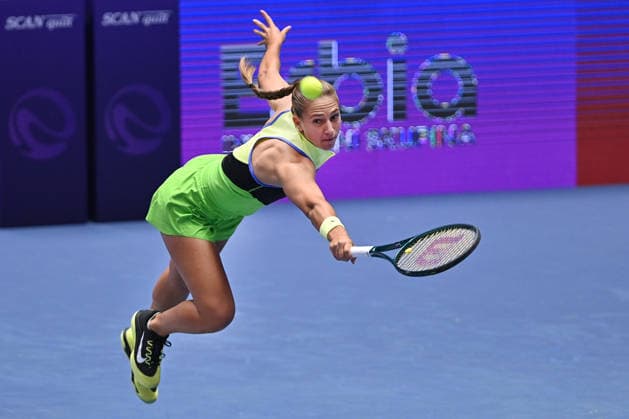 Diane Parry of France returns a ball to Oceane Dodin of France during the WTA, Tennis Damen women s tennis tournament Ostrava Open match on February 2, 2026, in Ostrava, Czech Republic. (CTKxPhoto JaroslavxOzana) CTKPhotoP2026020203861  CTKPhotoP2026020203861