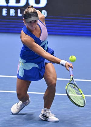 Julia Grabher of Austria returns a ball to Alycia Parks of USA during the WTA, Tennis Damen women s tennis tournament Ostrava Open match on February 2, 2026, in Ostrava, Czech Republic. (CTKxPhoto JaroslavxOzana) CTKPhotoP2026020205401  CTKPhotoP2026020205401