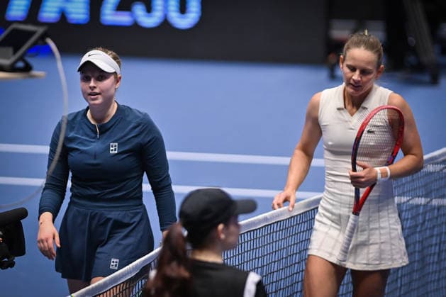 Brenda Fruhvirtova from Czechia, left, and Fiona Ferro from France, right, are seen after a match within the WTA, Tennis Damen women s tennis tournament Ostrava Open, on February 2, 2026, in Ostrava, Czech Republic. (CTKxPhoto JaroslavxOzana) CTKPhotoP2026020206881  CTKPhotoP2026020206881