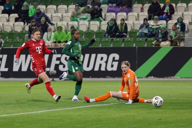 02.02.2026, xgrfx, Fussball Google Pixel Frauen-Bundesliga, VfL Wolfsburg - 1.FC Koeln v.l. Tor, Lineth Beerensteyn (VfL Wolfsburg) (DFL DFB REGULATIONS PROHIBIT ANY USE OF PHOTOGRAPHS as IMAGE SEQUENCES and or QUASI-VIDEO) Wolfsburg