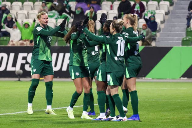 02.02.2026, xgrfx, Fussball Google Pixel Frauen-Bundesliga, VfL Wolfsburg - 1.FC Koeln v.l. Tor, Lineth Beerensteyn (VfL Wolfsburg) (DFL DFB REGULATIONS PROHIBIT ANY USE OF PHOTOGRAPHS as IMAGE SEQUENCES and or QUASI-VIDEO) Wolfsburg
