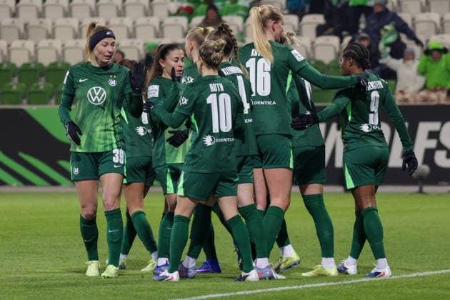 02.02.2026, xgrfx, Fussball Google Pixel Frauen-Bundesliga, VfL Wolfsburg - 1.FC Koeln v.l. Tor, Lineth Beerensteyn (VfL Wolfsburg) (DFL DFB REGULATIONS PROHIBIT ANY USE OF PHOTOGRAPHS as IMAGE SEQUENCES and or QUASI-VIDEO) Wolfsburg