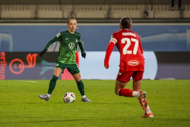 02.02.2026, xgrfx, Fussball Google Pixel Frauen-Bundesliga, VfL Wolfsburg - 1.FC Koeln v.l. Sophia Kleinherne (VfL Wolfsburg) (DFL DFB REGULATIONS PROHIBIT ANY USE OF PHOTOGRAPHS as IMAGE SEQUENCES and or QUASI-VIDEO) Wolfsburg