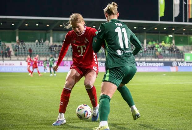 Deutschland: Frauen-Bundesliga 2025 26, 16. Spieltag - VfL Wolfsburg VS 1. FC Köln - AOK Stadion (Wolfsburg): Alexandra Popp (VfL Wolfsburg Frauen, 11) Sandra Jessen (1. FC Köln Frauen, 6) Copyright: xAymanxAlahmedx