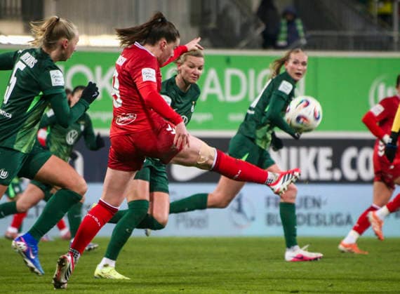 Deutschland: Frauen-Bundesliga 2025 26, 16. Spieltag - VfL Wolfsburg VS 1. FC Köln - AOK Stadion (Wolfsburg): Adriana AchciÅ ska Adriana Achcinska (1. FC Köln Frauen, 9) Copyright: xAymanxAlahmedx