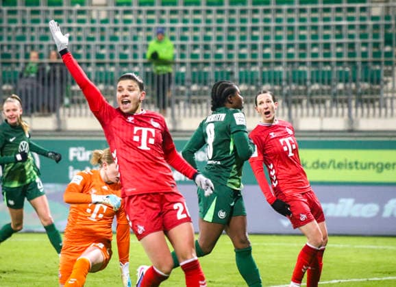 Deutschland: Frauen-Bundesliga 2025 26, 16. Spieltag - VfL Wolfsburg VS 1. FC Köln - AOK Stadion (Wolfsburg): Lineth Beerensteyn (VfL Wolfsburg Frauen, 9) Copyright: xAymanxAlahmedx