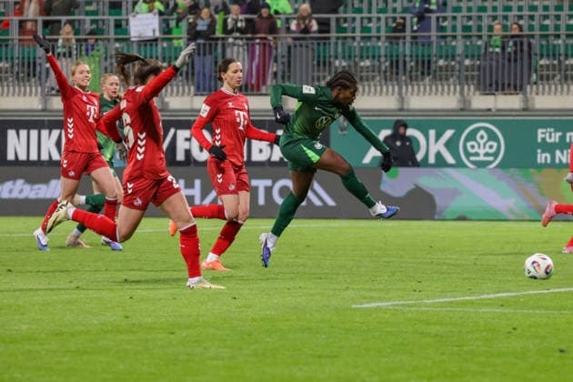 02.02.2026, xgrfx, Fussball Google Pixel Frauen-Bundesliga, VfL Wolfsburg - 1.FC Koeln v.l. Tor, Lineth Beerensteyn (VfL Wolfsburg) (DFL DFB REGULATIONS PROHIBIT ANY USE OF PHOTOGRAPHS as IMAGE SEQUENCES and or QUASI-VIDEO) Wolfsburg