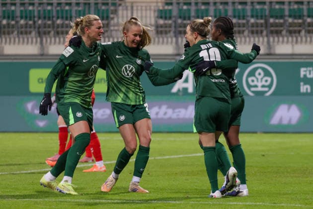 02.02.2026, xgrfx, Fussball Google Pixel Frauen-Bundesliga, VfL Wolfsburg - 1.FC Koeln v.l. Tor, Lineth Beerensteyn (VfL Wolfsburg) (DFL DFB REGULATIONS PROHIBIT ANY USE OF PHOTOGRAPHS as IMAGE SEQUENCES and or QUASI-VIDEO) Wolfsburg