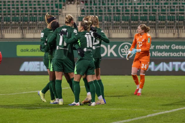 02.02.2026, xgrfx, Fussball Google Pixel Frauen-Bundesliga, VfL Wolfsburg - 1.FC Koeln v.l. Tor, Lineth Beerensteyn (VfL Wolfsburg) (DFL DFB REGULATIONS PROHIBIT ANY USE OF PHOTOGRAPHS as IMAGE SEQUENCES and or QUASI-VIDEO) Wolfsburg