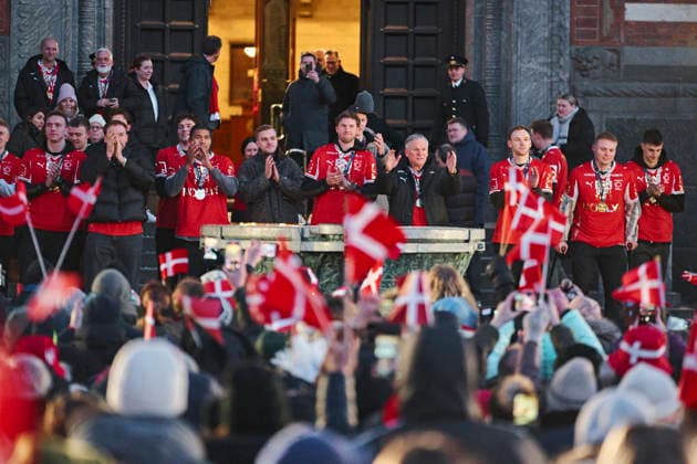 The handball men are celebrated at Copenhagen City Hall Denmark s men s handball team is celebrated as European champions at Copenhagen City Hall on Monday, February 2, 2026. The team won gold at the European Handball Championship in Herning on Sunday and is invited to the city hall on this occasion, including for city hall pancakes. (Photo: Thomas Traasdahl Ritzau Scanpix) , Copenhagen Denmark Copyright: RitzauxScanpix ThomasxTraasdahlx spdk20260202-192141-L