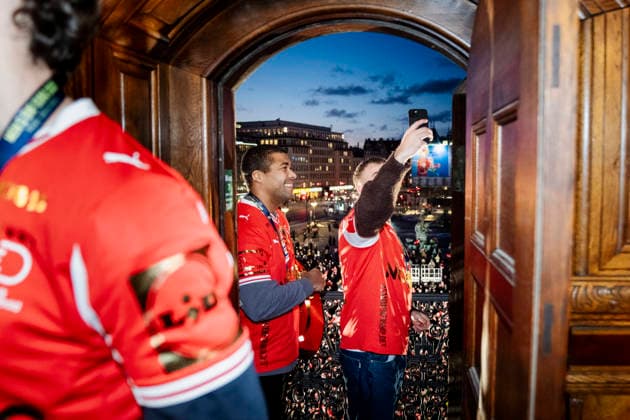 The Handball Men Honored at Copenhagen City Hall Mads Svane and Mads Mensah on the balcony at Copenhagen City Hall as Denmark s men s handball team is honored as European champions at Copenhagen City Hall on Monday, February 2, 2026. The team won gold at the European Handball Championship in Herning on Sunday and is invited to the city hall on this occasion, including for city hall pancakes. (Photo: Sebastian Elias Uth Ritzau Scanpix) , Denmark Copyright: Ritzau Scanpix SebastianxEliasxUthx spdk20260202-192334-L