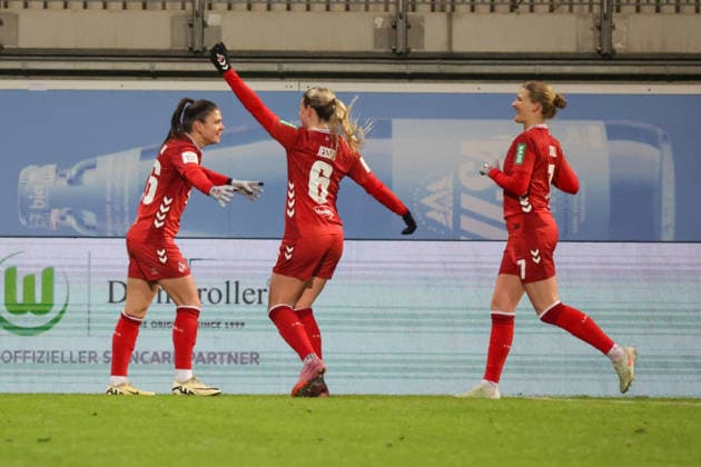 02.02.2026, xgrfx, Fussball Google Pixel Frauen-Bundesliga, VfL Wolfsburg - 1.FC Koeln v.l. Tor, Martyna Wiankowska (1.FC Köln) (DFL DFB REGULATIONS PROHIBIT ANY USE OF PHOTOGRAPHS as IMAGE SEQUENCES and or QUASI-VIDEO) Wolfsburg
