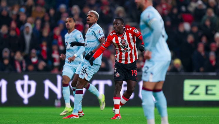 Sunderland v Burnley, Premier League GOAL Sunderland midfielder Habib Diarra (19) scores a goal to make the score 1-0 during the Premier League match between Sunderland and Burnley at the Stadium Of Light, Sunderland, UK on 2 February 2026. Editorial use only DataCo restrictions apply See www.football-dataco.com , Copyright: xSimonxDaviesx PSI-23675-0024