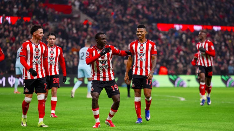 Sunderland v Burnley, Premier League GOAL Sunderland midfielder Habib Diarra (19) scores a goal and celebrates to make the score 1-0 during the Premier League match between Sunderland and Burnley at the Stadium Of Light, Sunderland, UK on 2 February 2026. Editorial use only DataCo restrictions apply See www.football-dataco.com , Copyright: xSimonxDaviesx PSI-23675-0038