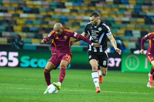 February 2, 2026, Udine: Roma s Donyell Malen in action against Udinese s Jesper Karlstrom during the italian soccer Serie A match between Udinese Calcio vs AS Roma on february 2, 2026 at the Bluenergy stadium in Udine, Italy. ANSA . Soccer: Serie A; Udinese Vs Roma  - ZUMAa110 20260202_zaf_a110_057 Copyright: xEttorexGriffonix