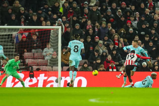 Sunderland v Burnley, Premier League Habib Diarra Of Sunderland scores a GOAL 2-0 during the Sunderland v Burnley Premier League match at the Stadium of Light, Sunderland, England on 2 February 2026 Credit: Lee Keuneke Every Second Media Editorial use only. All images are copyright Every Second Media Limited. No images may be reproduced without prior permission. All rights reserved. Premier League and Football League images are subject to licensing agreements with Football DataCo Limited. see https: www.football-dataco.com Copyright: xIMAGO EveryxSecondxMediax ESM-1784-0015 LeexKeunekex xEveryxSecondxMediax