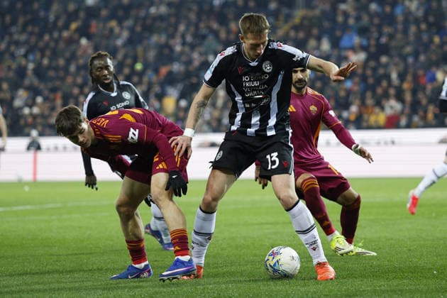 CALCIO - Serie A - Udinese Calcio vs AS Roma Roma s LORENZO VENTURINO in action against Udinese s NICOLO BERTOLA during the Italian Serie A ENILIVE 2025 26 football match between Udinese and Roma at Bluenergy Stadium on February 2th, 2026, Udine, Italy Udine Italy  Copyright: xIPAxSport ABACAx