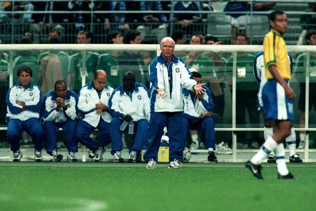 Brazil V France, FIFA World Cup, WM, Weltmeisterschaft, Fussball Final Match 1998 Mario Zagallo Brazil Manager with Zico and coaching staff of Brazil on team bench during the FIFA World Cup Final match between Brazil and France at Stade De France on July 12, 1998 in Saint-Denis, France. Saint-Denis Stade De France France France Copyright: xAllstarxPicturexLibraryxLtdx