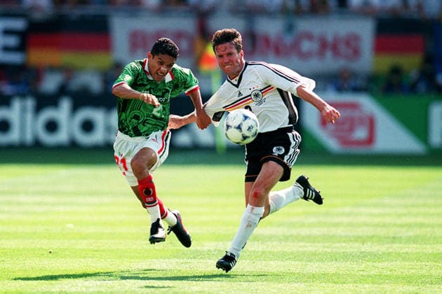 Germany V Mexico, FIFA World Cup, WM, Weltmeisterschaft, Fussball Finals 1998 Round Of 16 Lothar Matthaus of Germany and Jesus Arellano of Mexico challenge during the FIFA World Cup Finals 1998 Round Of 16 match between Germany and Mexico at Stade De La Mosson on June 29, 1998 in Montpellier, France. Montpellier Stade De La Mosson France France Copyright: xAllstarxPicturexLibraryxLtdx
