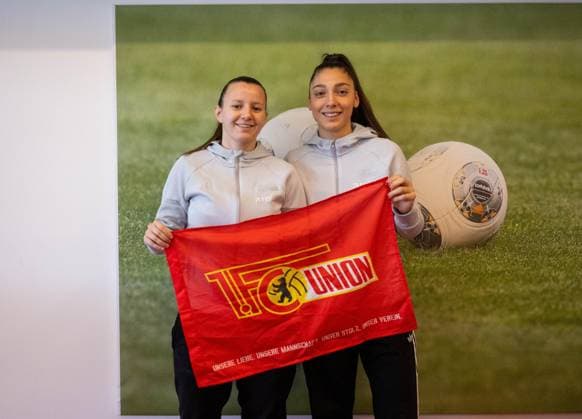 Fußball, Frauen, Saison 2025 2026, Google Pixel Frauen-Bundesliga, 1. FC Union Berlin, Medienrunde mit Hannah Eurlings (l., 1. Frauen 1. FC Union) und Amber Tysiak (1. Frauen 1. FC Union), 03.02. 2026, Copyright: xMatthiasxKochx