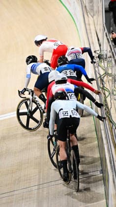 2026 UEC Track Elite European Championships Picture by Olly Hassell SWpix.com - 03 02 2026 - Cycling - 2026 UEC Track Elite European Championships - Konya Velodrome, Konya, Türkiye - Men s Scratch Race Qualifying - Race start Copyright: x xSWpix.comx(t axPhotographyxHubxLtd)xOllyxHassell SWpix.comx SWP-3177-0468