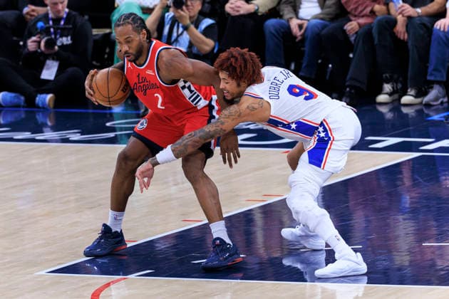 February 2, 2026, Inglewood, California, USA: Kelly Oubre Jr. 9 of the Philadelphia 76ers attempts to steal the ball from Kawhi Leonard 2 of the Los Angeles Clippers during their regular season NBA, Basketball Herren, USA game on Monday February 2, 2026 at Intuit Dome in Inglewood, California. Clippers lose to 76ers, 113-128. ARIANA RUIZ PI Inglewood USA - ZUMAp124 20260202_zaa_p124_025 Copyright: xArianaxRuizx