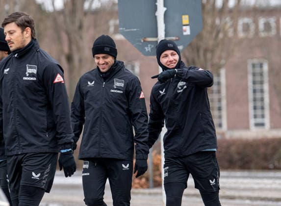 Fussball, Herren, Saison 2025 26, 2. Bundesliga, Hertha BSC, Training, v.l. Dawid Kownacki (Hertha BSC), Josip Brekalo (Hertha BSC), Leon Jensen (Hertha BSC), 03.02. 2026,