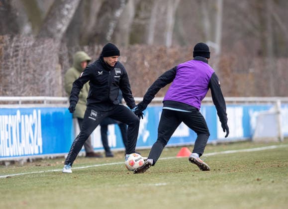 Fussball, Herren, Saison 2025 26, 2. Bundesliga, Hertha BSC, Training, v.l. Josip Brekalo (Hertha BSC), Boris Mamuzah Lum (Hertha BSC), 03.02. 2026,