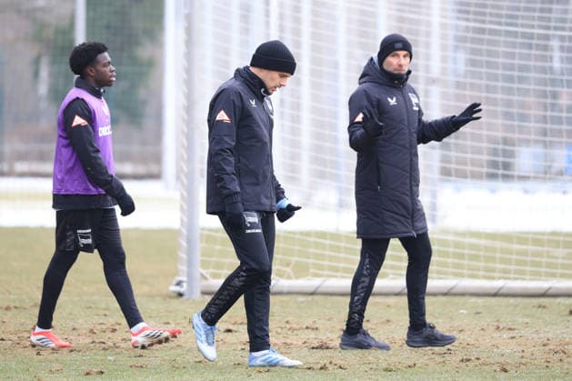 DEU, DFL, 2. FBL Hertha BSC, Training, 03.02.2026, Sportforum, Berlin, DEU, DFL, 2. FBL Hertha BSC, Training, im Bild Josip Brekalo (Hertha BSC Berlin 7), Cheftrainer Stefan Leitl (Hertha BSC Berlin), Boris Lum (Hertha BSC Berlin 21) DFL - regulations prohibit any use of Photographs as image sequences and or quasi-video