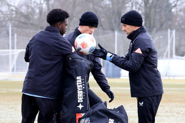 DEU, DFL, 2. FBL Hertha BSC, Training, 03.02.2026, Sportforum, Berlin, DEU, DFL, 2. FBL Hertha BSC, Training, im Bild Josip Brekalo (Hertha BSC Berlin 7), Boris Lum (Hertha BSC Berlin 21) DFL - regulations prohibit any use of Photographs as image sequences and or quasi-video