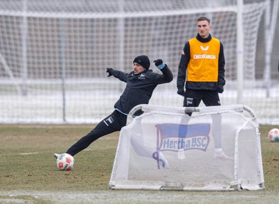 Fussball, Herren, Saison 2025 26, 2. Bundesliga, Hertha BSC, Training, v.l. Josip Brekalo (Hertha BSC), Niklas Kolbe (Hertha BSC), 03.02. 2026,