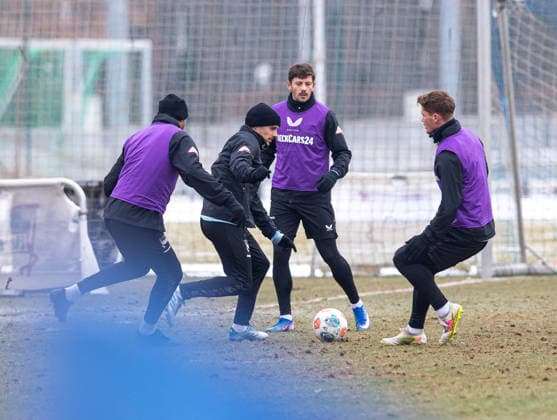 Fussball, Herren, Saison 2025 26, 2. Bundesliga, Hertha BSC, Training, v.l. John Anthony Brooks (Hertha BSC), Josip Brekalo (Hertha BSC), Dawid Kownacki (Hertha BSC), Sebastian Grönning (Hertha BSC), 03.02. 2026,