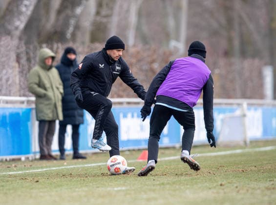 Fussball, Herren, Saison 2025 26, 2. Bundesliga, Hertha BSC, Training, v.l. Josip Brekalo (Hertha BSC), Janne Berner (Hertha BSC), 03.02. 2026,