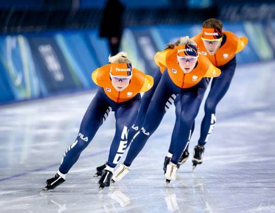 MILAN Marijke Groenwoud, Merel Conijn, and Jorrit Bergsma during a training session at the Milano Speed skating, Eisschnelllauf Stadium. The speed skaters are preparing for their participation in the Winter Olympics. SEM VAN DER WAL ANP netherlands out - belgium out Milaan xVIxxIVx 549543790 originalFilename: 549543790.jpg
