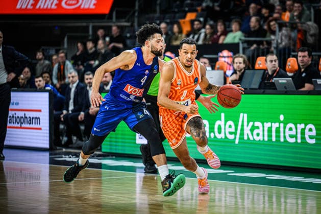 Skylar Mays (Buducnost VOLI Podgorica) und Nelson Weidemann (ratiopharm ulm) battle for the ball during the Basketball Eurocup match between ratiopharm ulm and Buducnost VOLI Podgorica at ratiopharm Arena on February 3, 2026 in Neu Ulm, Germany. (Photo by Harry Langer DeFodi Images) -