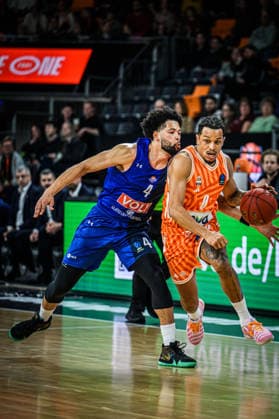 Skylar Mays (Buducnost VOLI Podgorica) und Nelson Weidemann (ratiopharm ulm) battle for the ball during the Basketball Eurocup match between ratiopharm ulm and Buducnost VOLI Podgorica at ratiopharm Arena on February 3, 2026 in Neu Ulm, Germany. (Photo by Harry Langer DeFodi Images) -