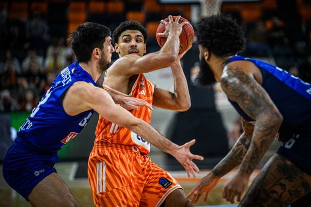 Mark Smith (ratiopharm ulm) battle for the ball during the Basketball Eurocup match between ratiopharm ulm and Buducnost VOLI Podgorica at ratiopharm Arena on February 3, 2026 in Neu Ulm, Germany. (Photo by Harry Langer DeFodi Images) -