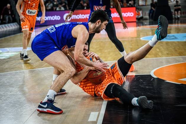 Christopher Ledlum (ratiopharm ulm) battle for the ball during the Basketball Eurocup match between ratiopharm ulm and Buducnost VOLI Podgorica at ratiopharm Arena on February 3, 2026 in Neu Ulm, Germany. (Photo by Harry Langer DeFodi Images) -