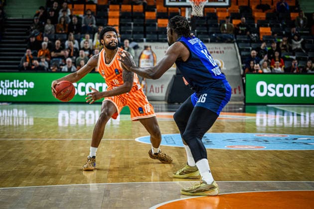 Malik Osborne (ratiopharm ulm) und Jerry Boutsiele (Buducnost VOLI Podgorica) battle for the ball during the Basketball Eurocup match between ratiopharm ulm and Buducnost VOLI Podgorica at ratiopharm Arena on February 3, 2026 in Neu Ulm, Germany. (Photo by Harry Langer DeFodi Images) -