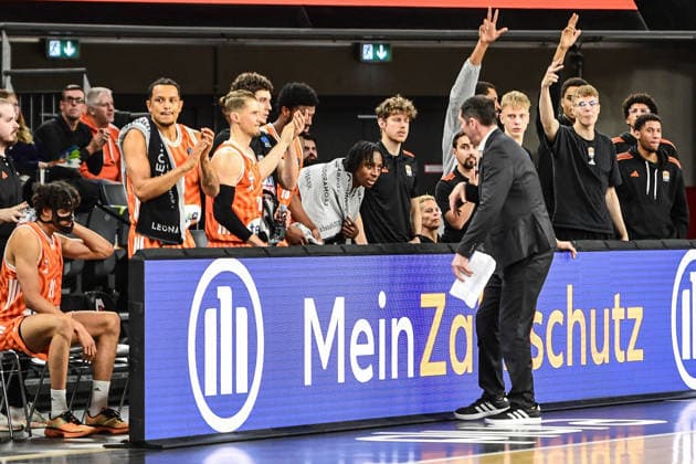 BKT Euro Cup; Ratiopharm Ulm gegen Buducnost VOLI Podgorica, Ratiopharm Arena Ulm 03.02.2026 Ulmer Bank feiert einen 3er. Ulm 03.02.2026 - 17. Spieltag BKT EuroCup, Ratiopharm Ulm gegen Buducnost VOLI Podgorica, Ratiopharm Arena Ulm Copyright: xBEAUTIFULxSPORTS Märklx