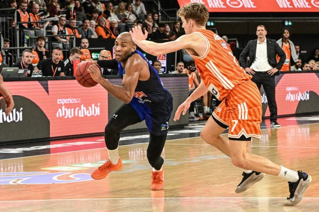 BKT Euro Cup; Ratiopharm Ulm gegen Buducnost VOLI Podgorica, Ratiopharm Arena Ulm 03.02.2026 Rasheed Sulaimon (Buducnost VOLI Podgorica, 1) gegen Tobias Jensen (ratiopharm Ulm, 7). Ulm 03.02.2026 - 17. Spieltag BKT EuroCup, Ratiopharm Ulm gegen Buducnost VOLI Podgorica, Ratiopharm Arena Ulm Copyright: xBEAUTIFULxSPORTS Märklx