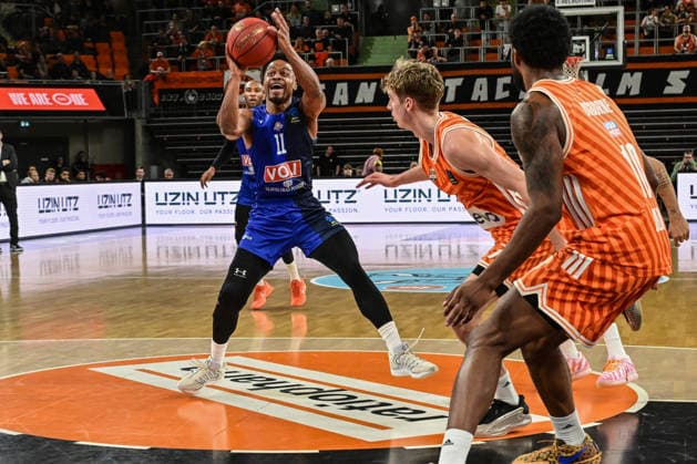 BKT Euro Cup; Ratiopharm Ulm gegen Buducnost VOLI Podgorica, Ratiopharm Arena Ulm 03.02.2026 Yogi Ferrell (Buducnost VOLI Podgorica, 11) beim Wurf. Ulm 03.02.2026 - 17. Spieltag BKT EuroCup, Ratiopharm Ulm gegen Buducnost VOLI Podgorica, Ratiopharm Arena Ulm Copyright: xBEAUTIFULxSPORTS Märklx