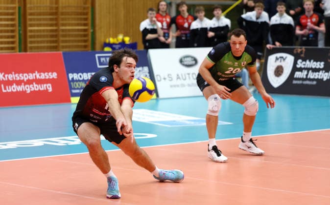 03.02.2026, Deutschland, Ludwigsburg, Volleyball Barock Volleys MTV Ludwigsburg vs. Haching München, v.l. Neuzugang Adrian Mol, Jeffrey Klok (LB)