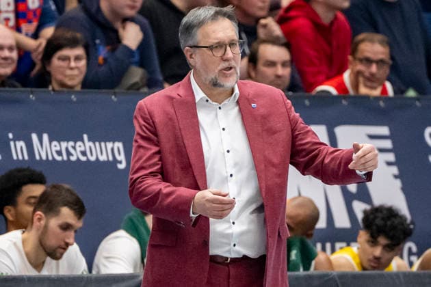 European North Basketball League, ENBL, -2025 2026 - Syntainics MBC vs.Hefte Helfen Bulls Kapfenberg Weissenfels, Deutschland 03.Februar 2026: Im Bild:Interims Trainer Silvano Poropat (Weissenfels) Weissenfels Stadthalle Weissenfels Sachsen-Anhalt Deutschland