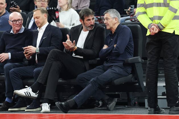 Alex Mumbru (Chef-Trainer Deutsche Basketball-Nationalmannschaft) mit Herbert Hainer (FC Bayern Muenchen, Praesident), GER, FC Bayern Basketball vs. Paris Basketball, Basketball, Euroleague, 26. Spieltag, Saison 2025 2026, 03.02.2026, GER, FC Bayern Basketball vs. Paris Basketball, Basketball, Euroleague, 26. Spieltag, Saison 2025 2026, 03.02.2026 Muenchen Copyright: xEibner-Pressefoto JennixMaulx EP_JML